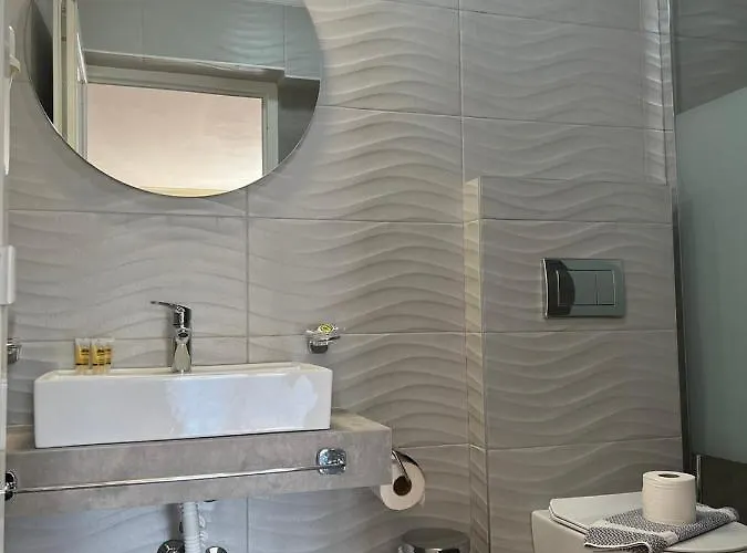 Ellas Hotel 3*