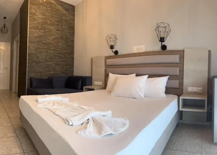 Hotel Ellas 3*