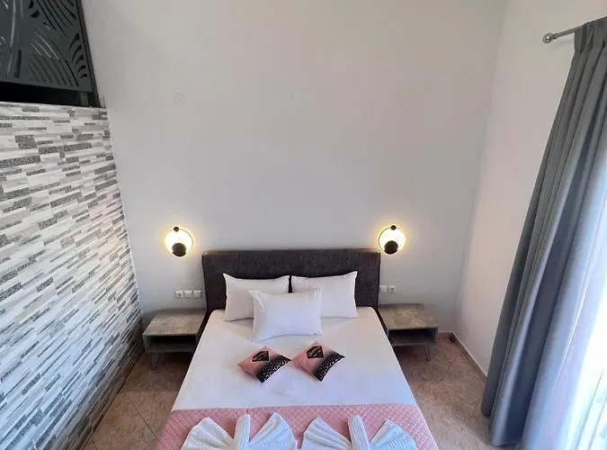 Hotel Ellas 3*