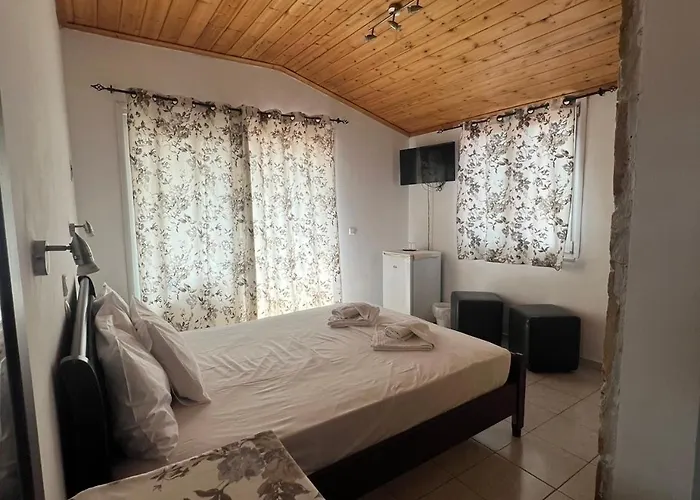 Ellas Hotel